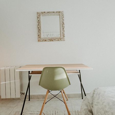 Charming Rooms In Shared Apartment Near Camp Nou Barcelona Habitación foto