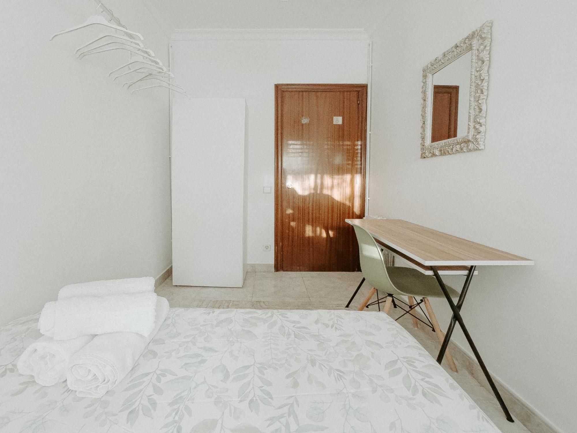 Charming Rooms In Shared Apartment Near Camp Nou Barcelona Habitación foto