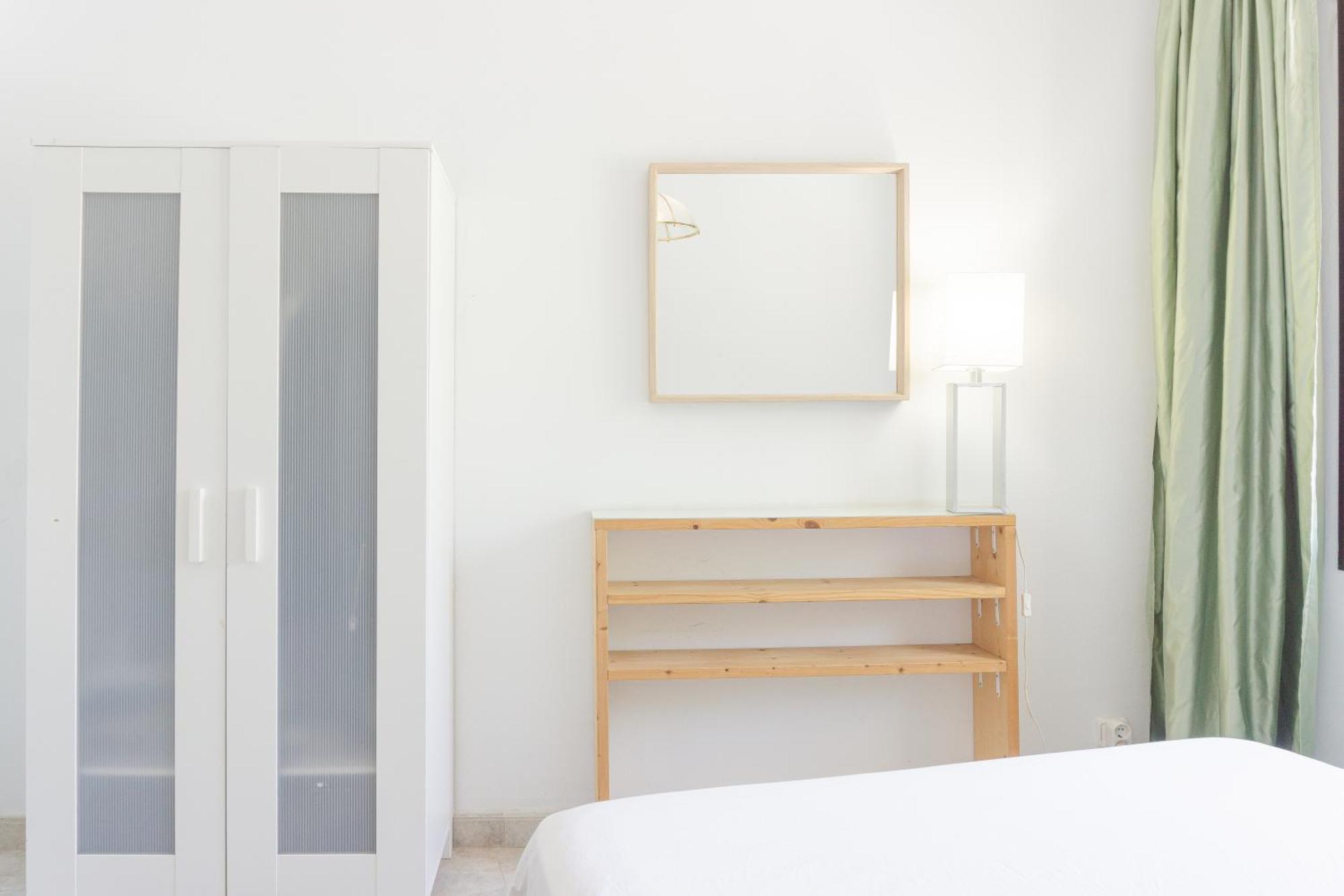 Charming Rooms In Shared Apartment Near Camp Nou Barcelona Exterior foto
